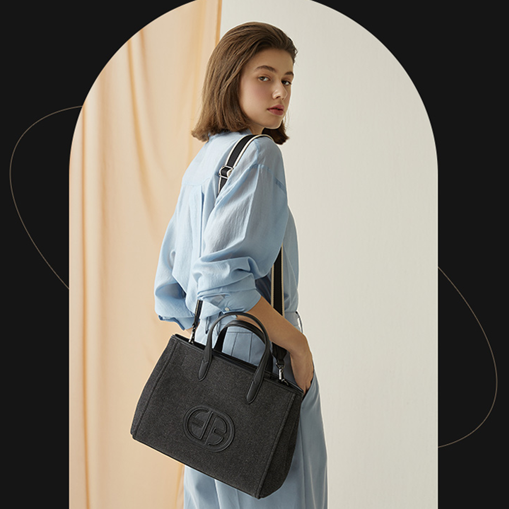 C. [ESQUIRE] Queens Handbag 3types Set