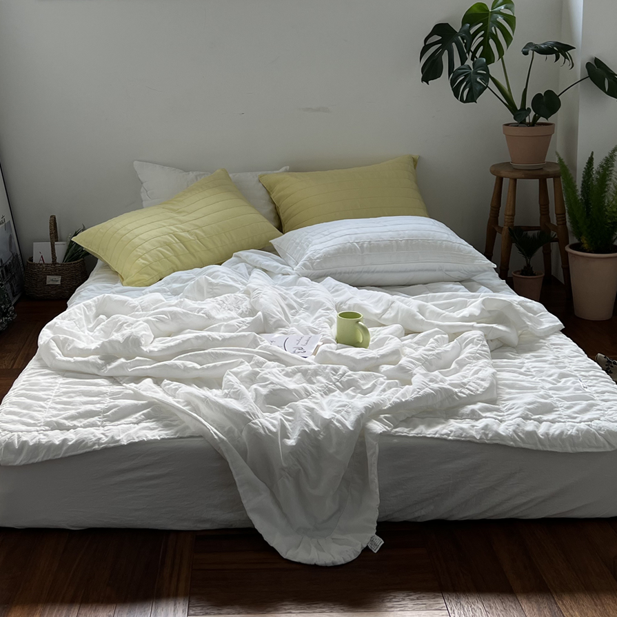 A. Ice-Cream Charr Punggi Viscose Rayon Bedding Set (Q)