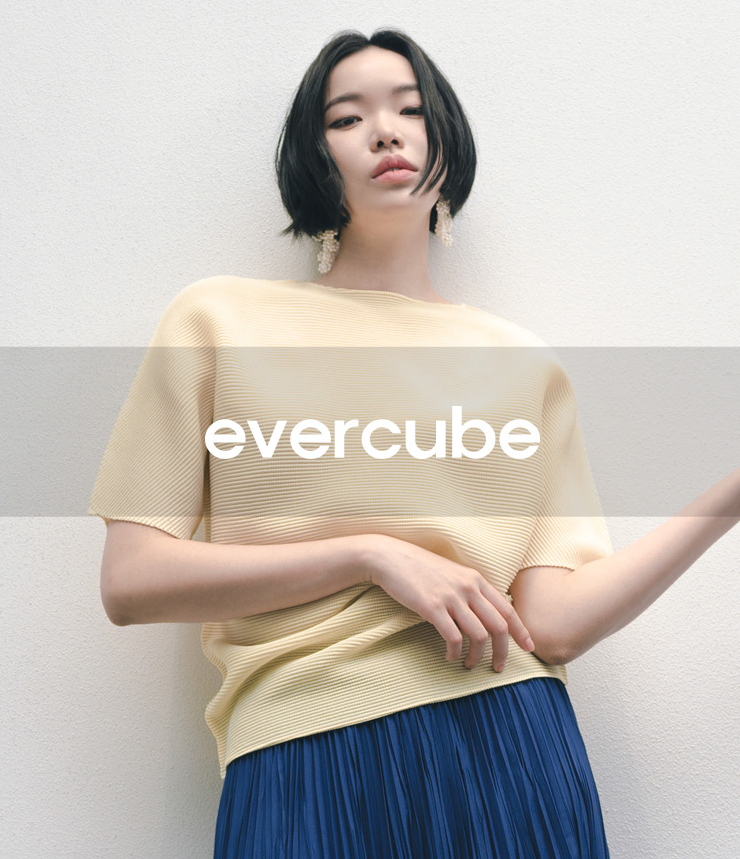 Evercube Pleats Blouse ( short sleeve )