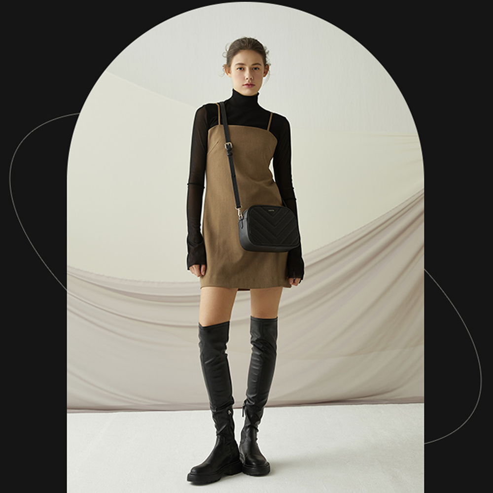 C. [ESQUIRE] Queens Handbag 3types Set