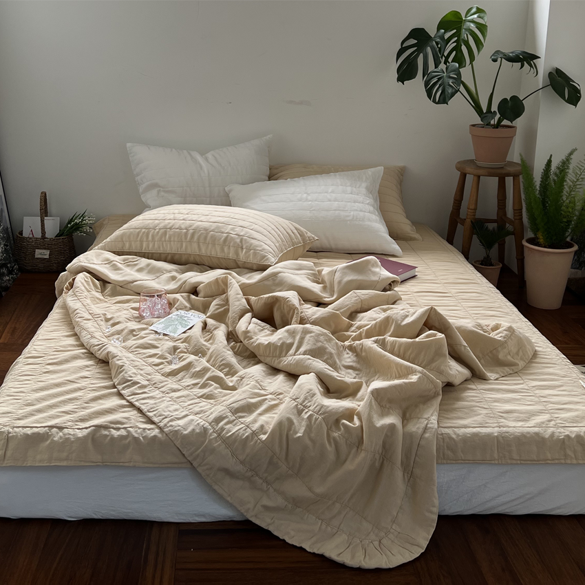 A. Ice-Cream Charr Punggi Viscose Rayon Bedding Set (Q)