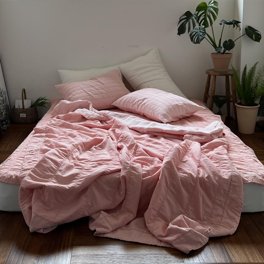 A. Ice-Cream Charr Punggi Viscose Rayon Bedding Set (Q)