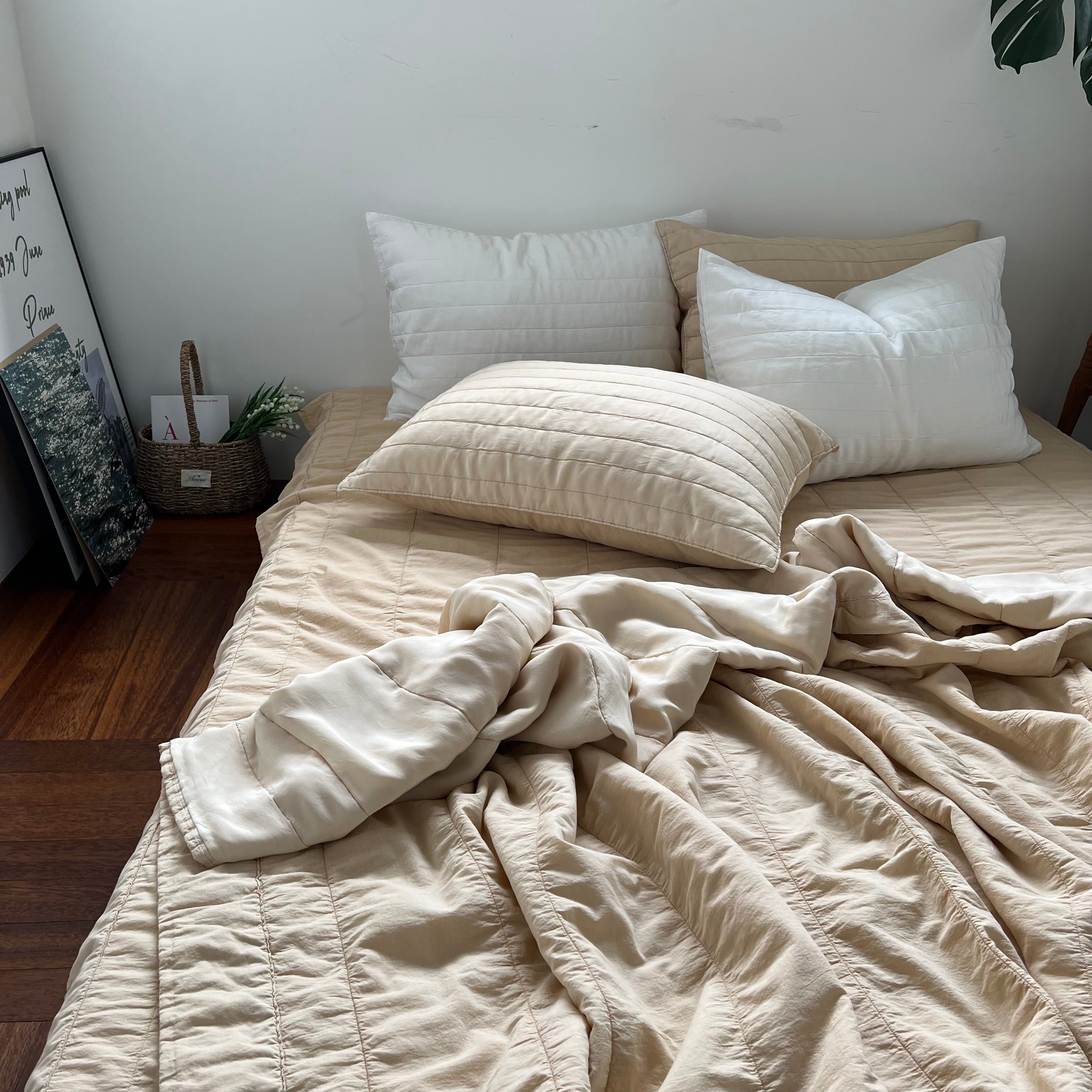 A. Ice-Cream Charr Punggi Viscose Rayon Bedding Set (Q)