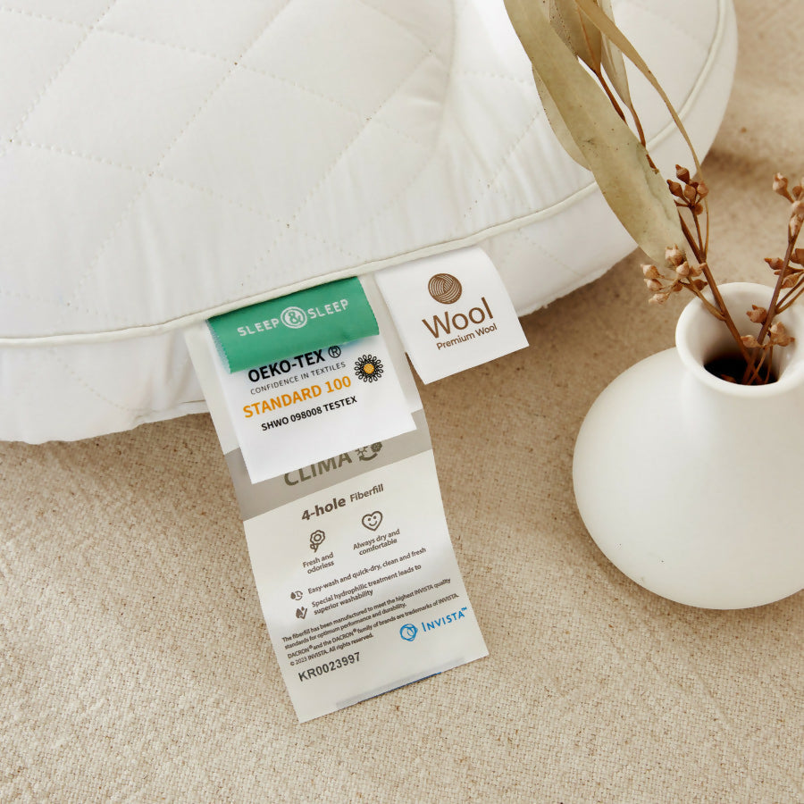 B. IU Deep Sleep Pillow (M)