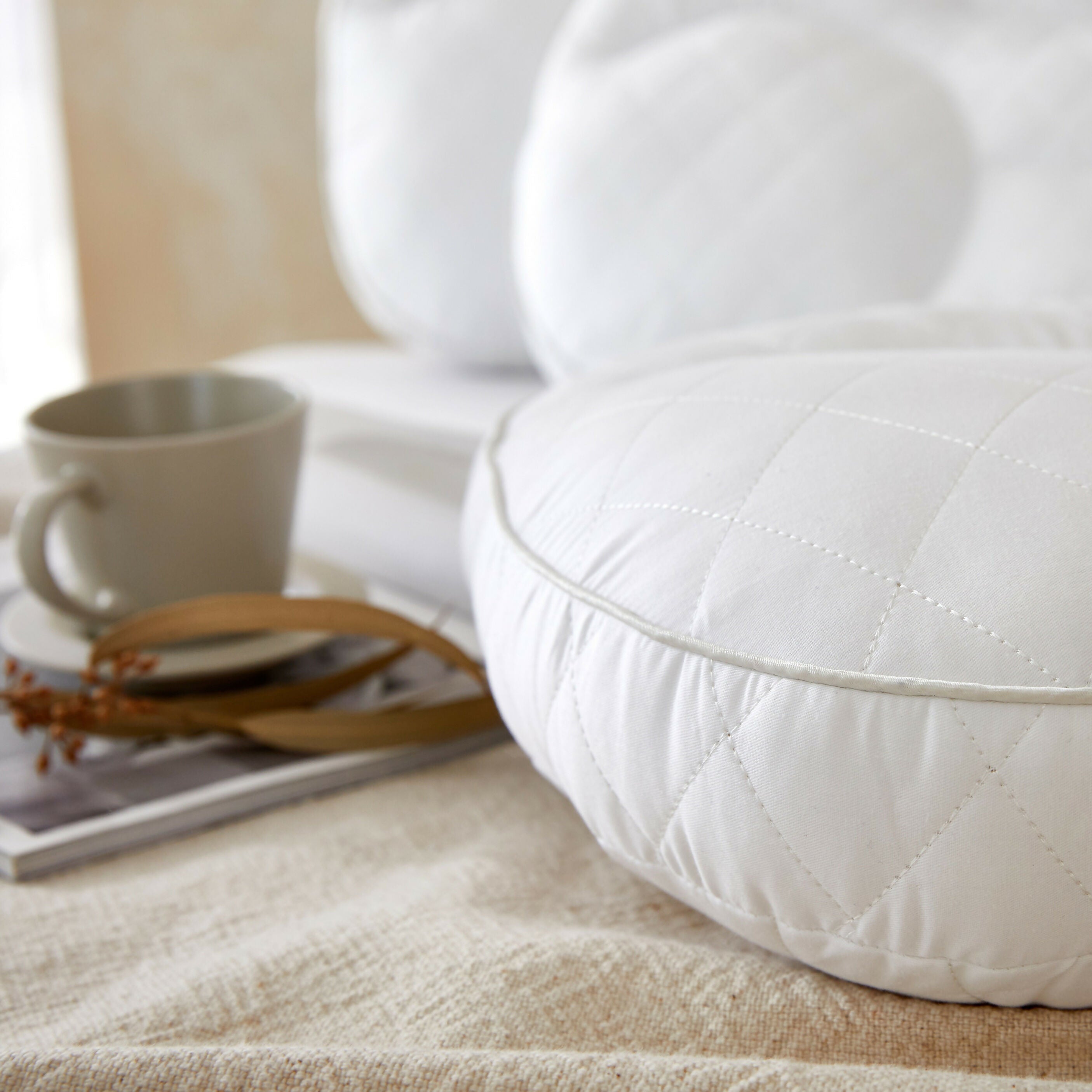 B. IU Deep Sleep Pillow (M)